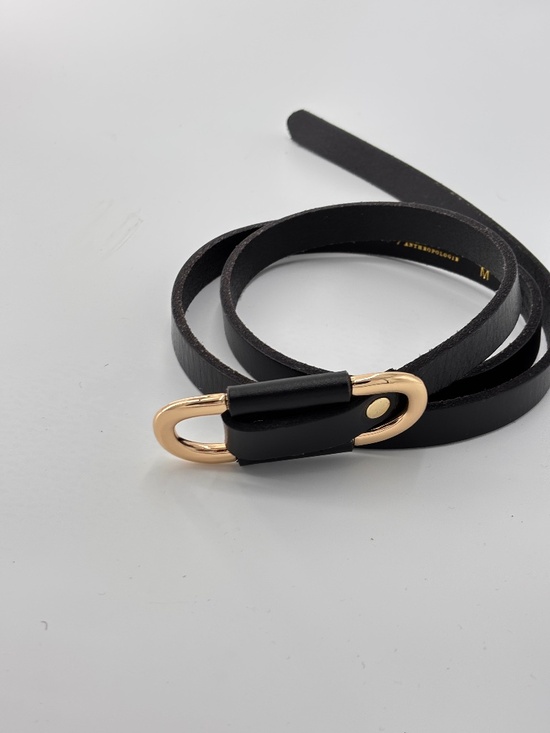 Anthropologie Accessories - Anthropologie Black Leather Slim Belt | Gold Oval Buckle | Size M | Like New